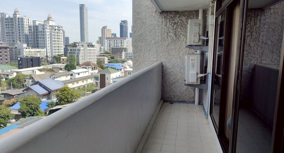 For rent 1 bed apartment in Phra Khanong, Bangkok