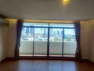 À louer 2 chambres appartement à Phra Khanong, Bangkok