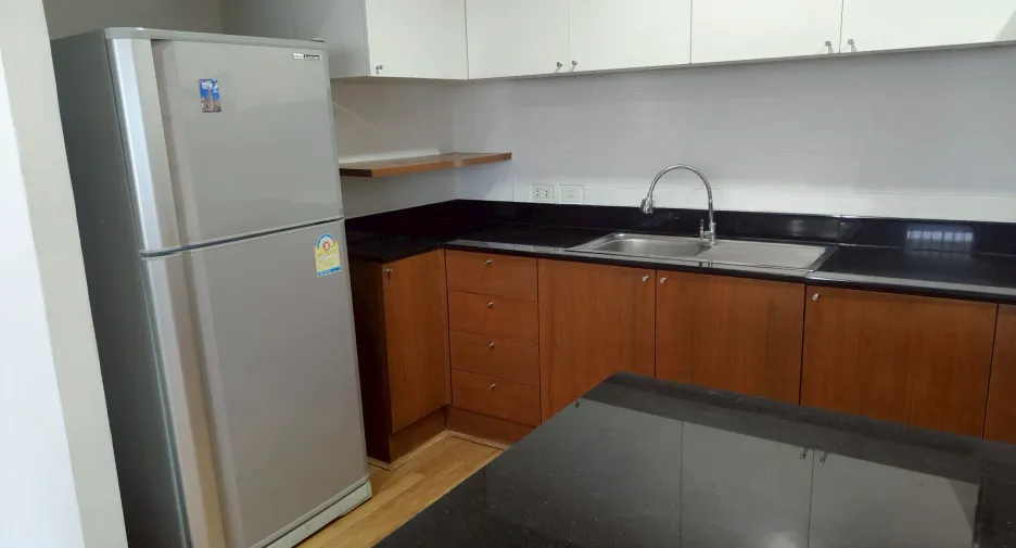 For rent 2 bedrooms apartment in Phra Khanong, Bangkok