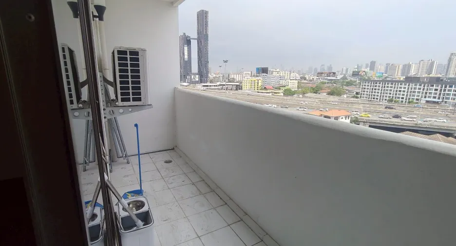 For rent 2 bedrooms apartment in Phra Khanong, Bangkok