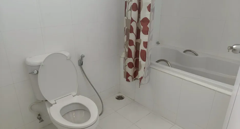 For rent 2 bedrooms apartment in Phra Khanong, Bangkok