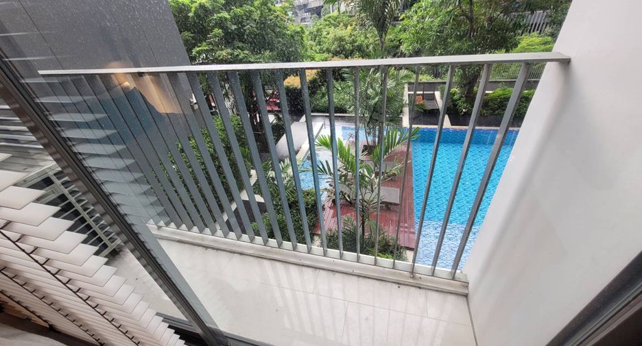 For rent 1 bed condo in Phra Khanong, Bangkok
