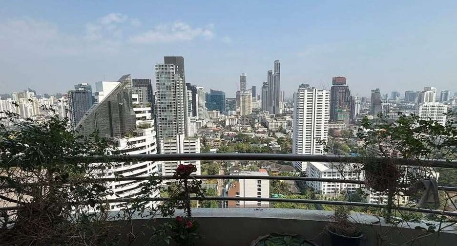 À louer 2 chambres condo à Watthana, Bangkok