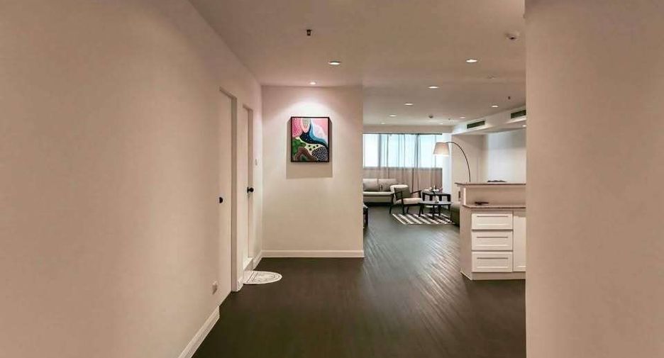 For rent 2 bedrooms condo in Khlong Toei, Bangkok