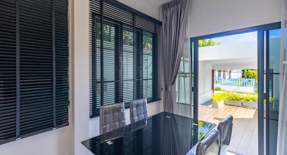 À louer 3 chambres villa à Mueang Phuket, Phuket