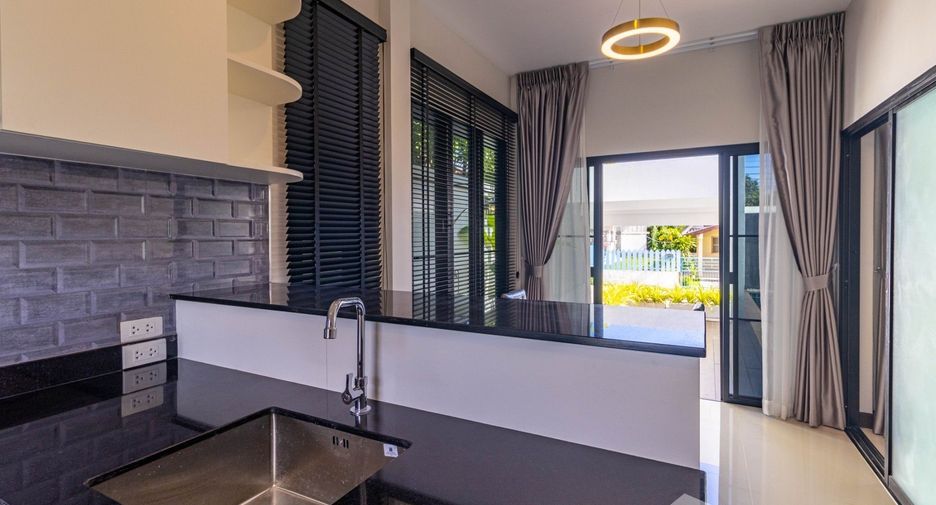 À louer 3 chambres villa à Mueang Phuket, Phuket