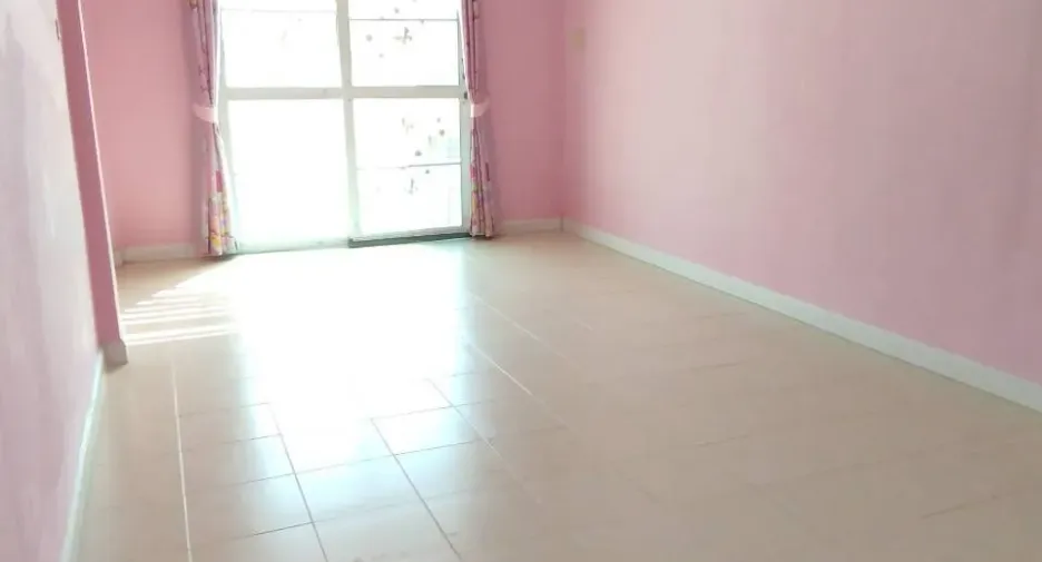 Casa adosada en venta de 3 habitaciones en Khlong Luang, Pathum Thani