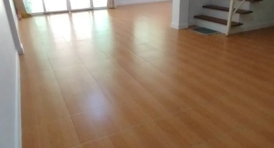 Casa adosada en venta de 3 habitaciones en Khlong Luang, Pathum Thani