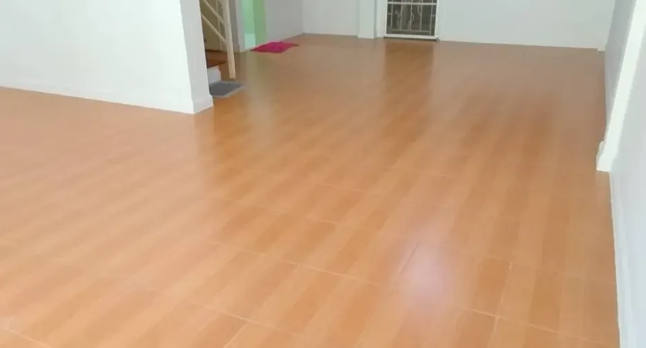 Casa adosada en venta de 3 habitaciones en Khlong Luang, Pathum Thani