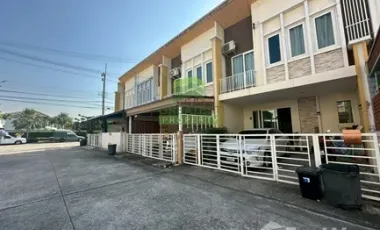 For sale 4 bedrooms townhouse in Mueang Samut Sakhon, Samut Sakhon