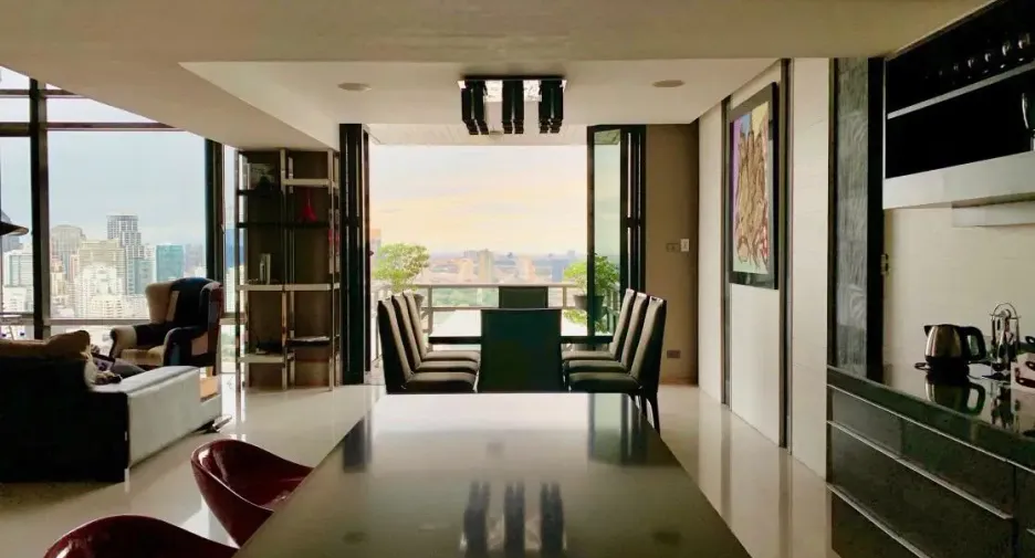 For rent 5 bedrooms condo in Pathum Wan, Bangkok