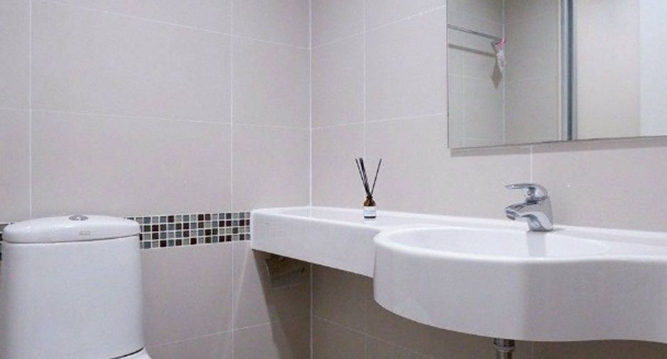 À vendre 1 chambre condo à Yan Nawa, Bangkok