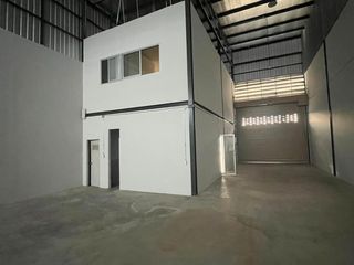 For rent warehouse in Mueang Chon Buri, Chonburi