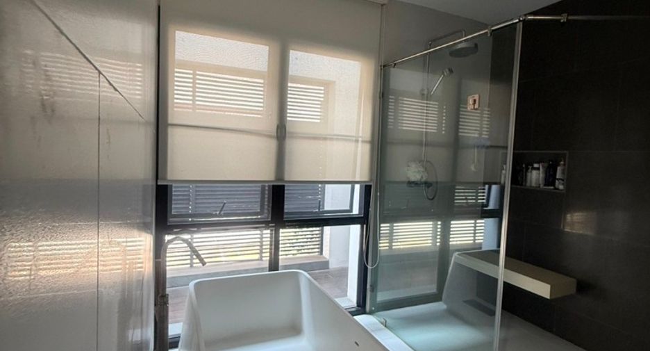 Haus zur Miete mit 5 Zimmer in Bang Kapi, Bangkok