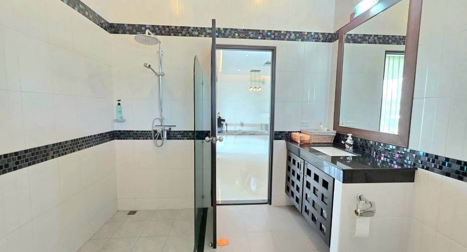 For sale 3 bedrooms house in Bang Lamung, Chonburi