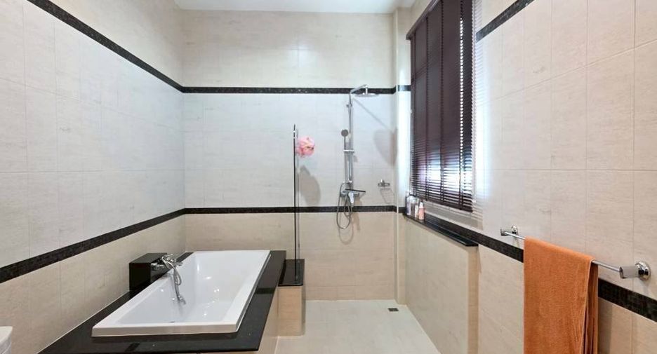 For sale 3 bedrooms house in Bang Lamung, Chonburi