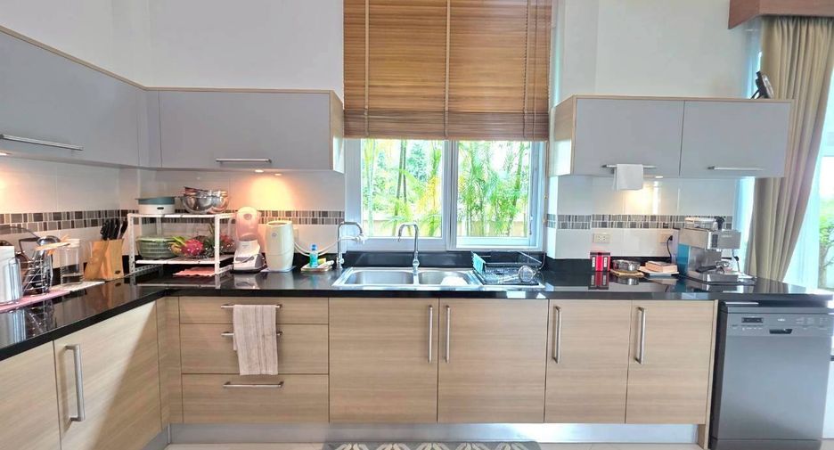 For sale 3 bedrooms house in Bang Lamung, Chonburi