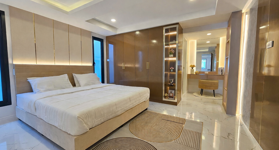 Casa en venta de 5 habitaciones en Bang Lamung, Chonburi