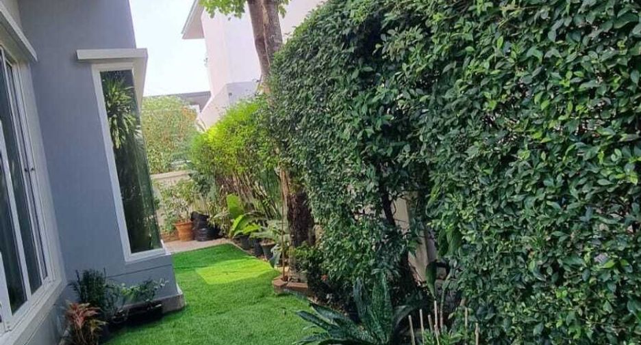 For sale and for rent 4 bedrooms house in Saphan Sung, Bangkok