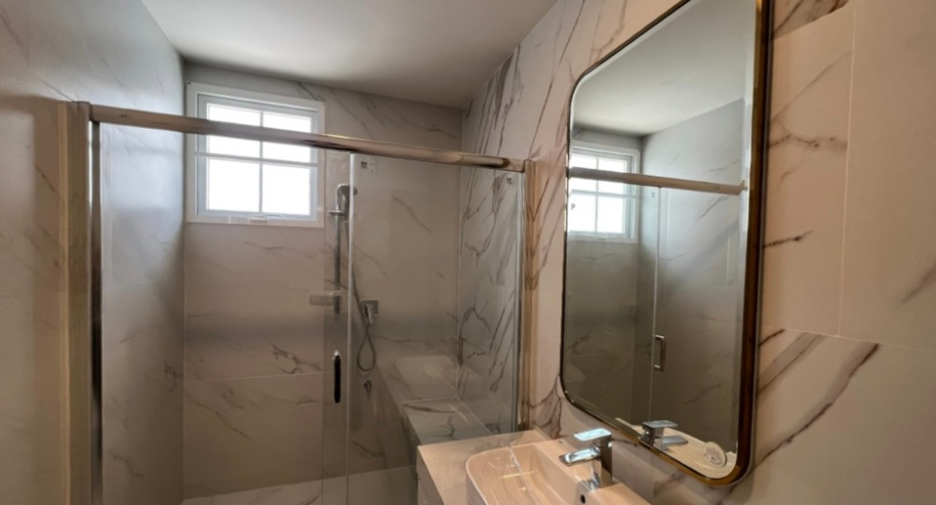For sale 4 bedrooms house in Bang Khun Thian, Bangkok