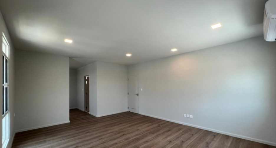 For sale 4 bedrooms house in Bang Khun Thian, Bangkok