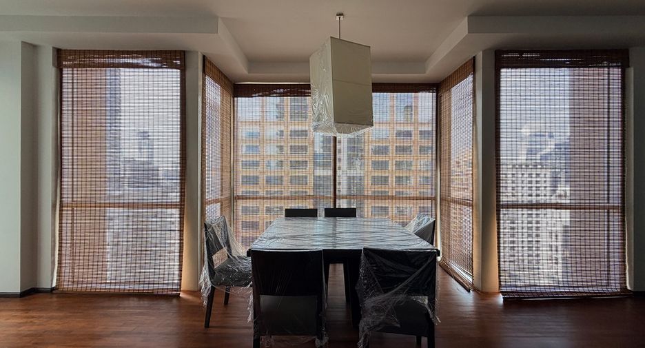 For sale 2 bedrooms condo in Pathum Wan, Bangkok
