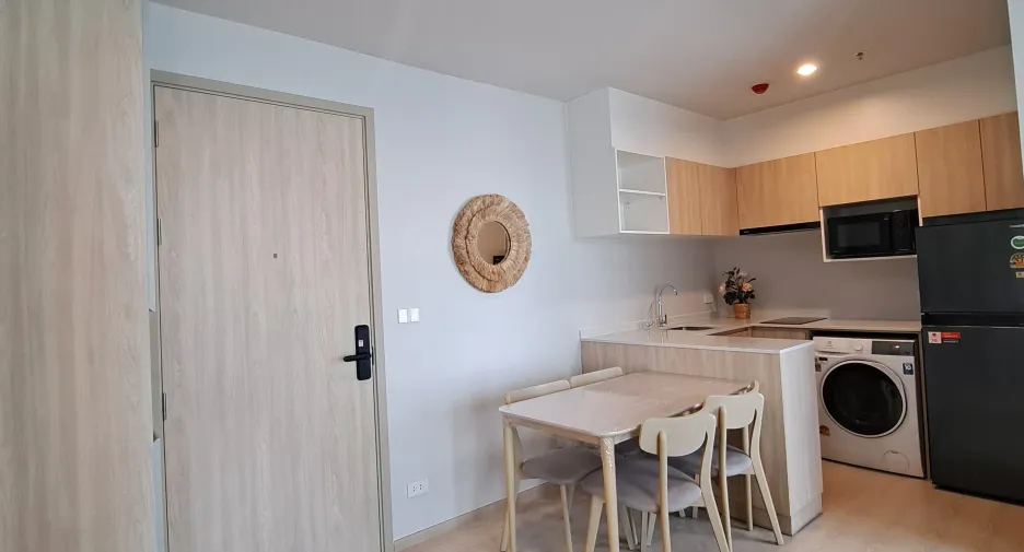 For rent 2 bedrooms condo in Bang Phli, Samut Prakan