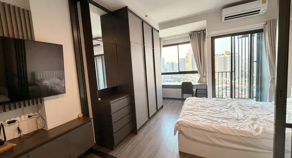 For rent studio condo in Khlong Toei, Bangkok