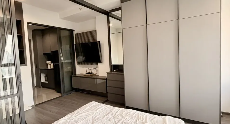 For rent studio condo in Khlong Toei, Bangkok