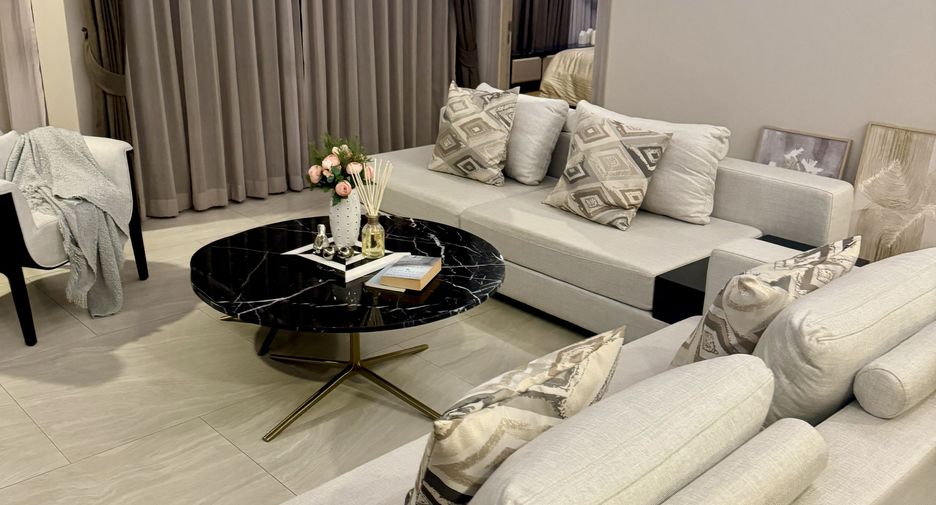 Condo en alquiler de 3 habitaciones en Watthana, Bangkok
