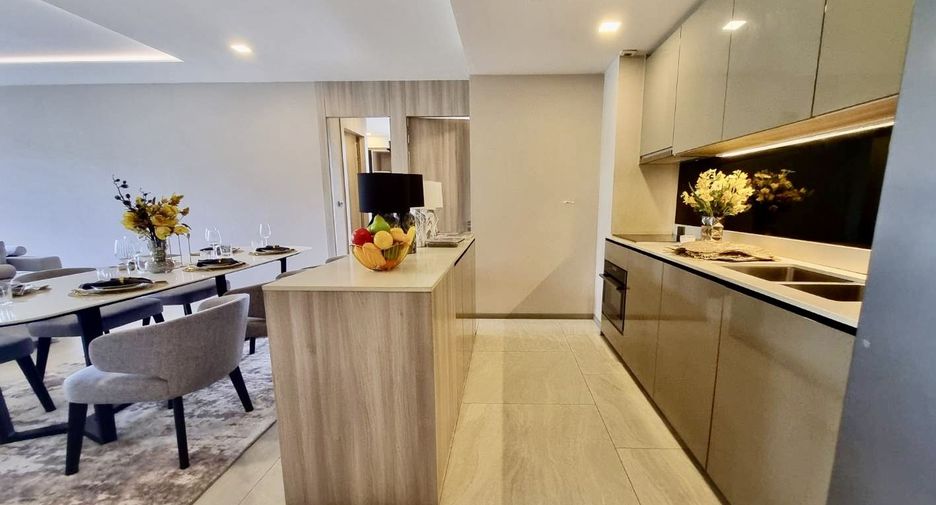 Condo en alquiler de 3 habitaciones en Watthana, Bangkok