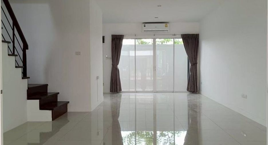For rent 3 bedrooms house in Lat Phrao, Bangkok