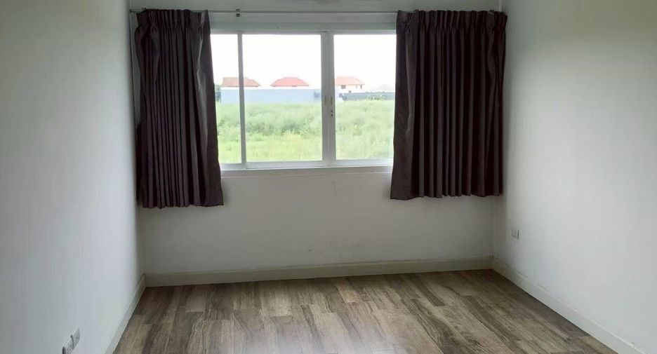 For rent 3 bedrooms house in Lat Phrao, Bangkok