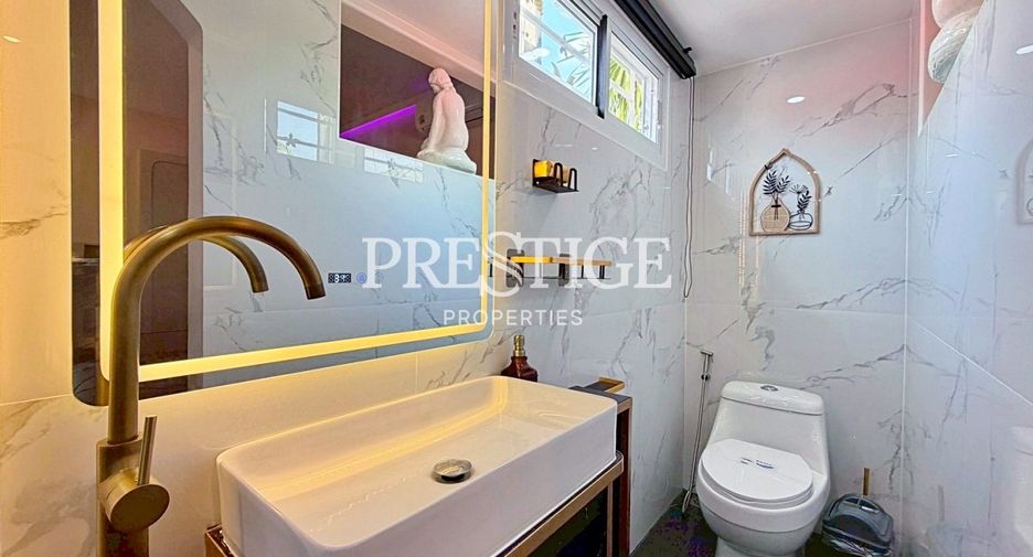 Casa en venta de 4 habitaciones en Bang Lamung, Chonburi