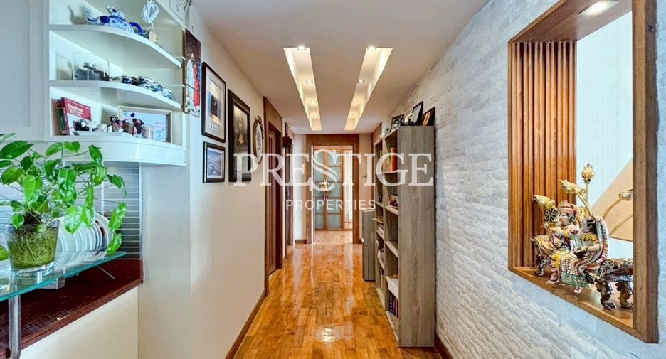 For sale 3 bedrooms condo in Bang Lamung, Chonburi