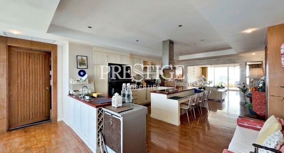 For sale 3 bedrooms condo in Bang Lamung, Chonburi