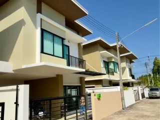 Reihenhaus zur Miete mit 4 Zimmer in Thalang, Phuket