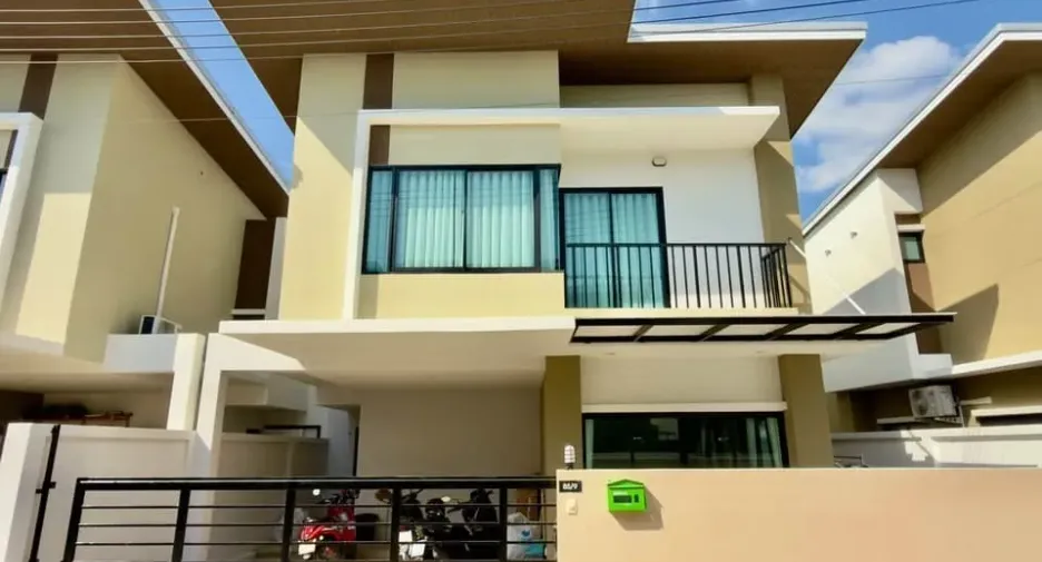 For rent 4 bedrooms townhouse in Thalang, Phuket