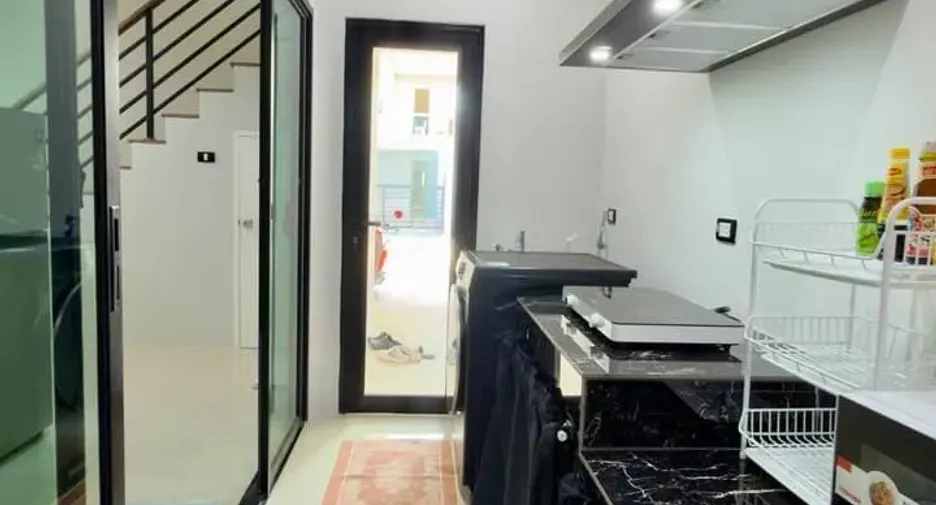 For rent 4 bedrooms townhouse in Thalang, Phuket