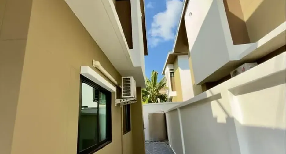 For rent 4 bedrooms townhouse in Thalang, Phuket