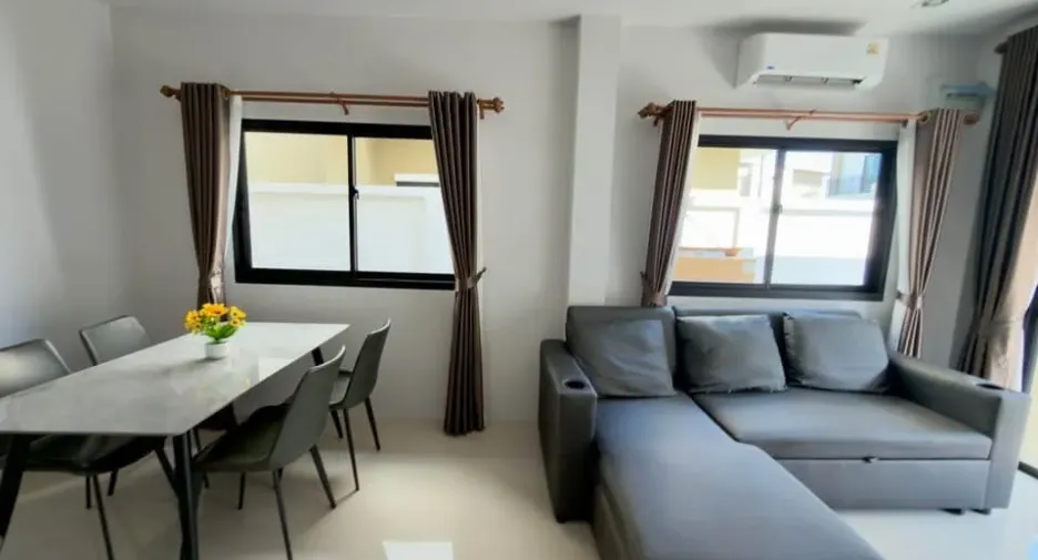 For rent 4 bedrooms townhouse in Thalang, Phuket