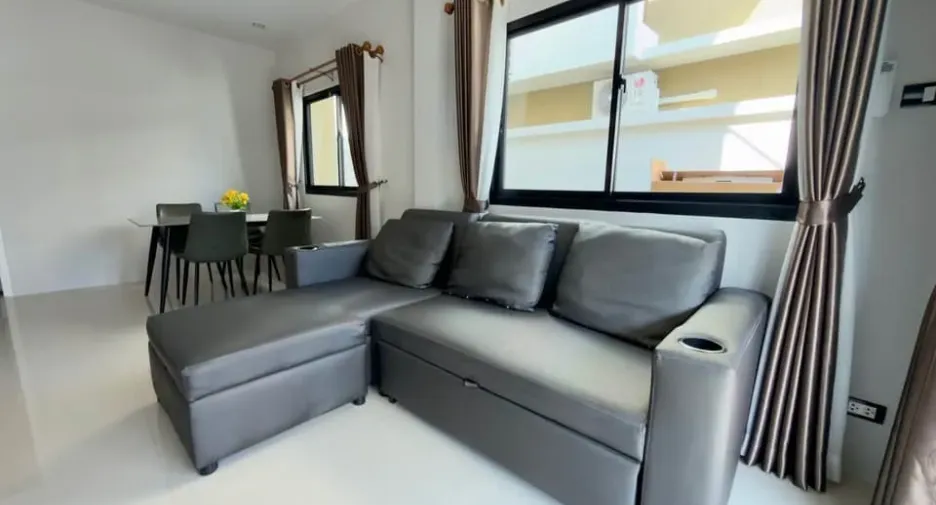 For rent 4 bedrooms townhouse in Thalang, Phuket