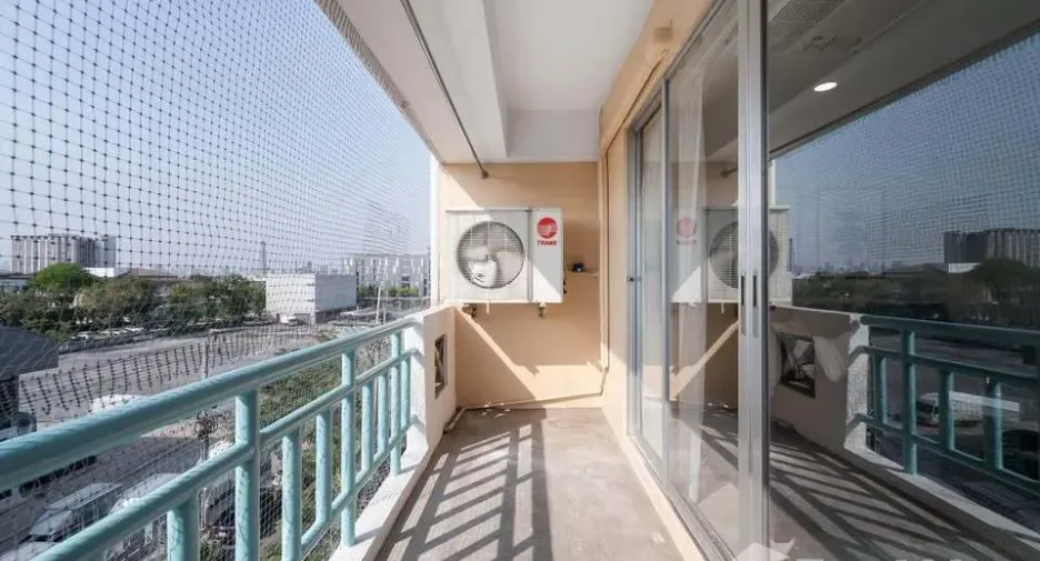 For sale 2 ベッドルーム condo in Bang Na, Bangkok