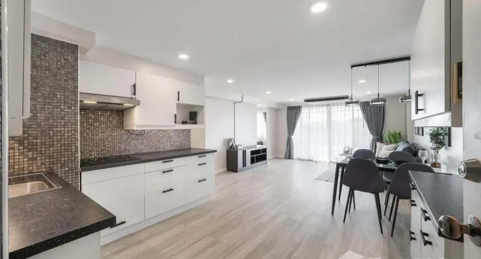 For sale 2 ベッドルーム condo in Bang Na, Bangkok
