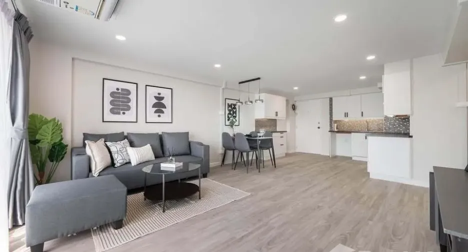 For sale 2 ベッドルーム condo in Bang Na, Bangkok