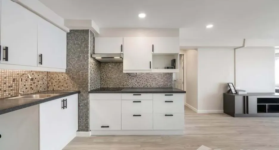 For sale 2 ベッドルーム condo in Bang Na, Bangkok