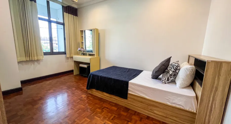 For rent 3 bedrooms condo in Watthana, Bangkok