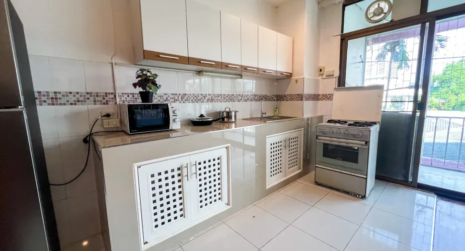 For rent 3 bedrooms condo in Watthana, Bangkok
