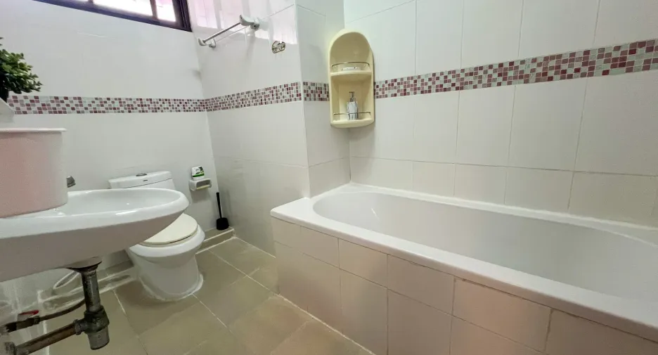 For rent 3 bedrooms condo in Watthana, Bangkok