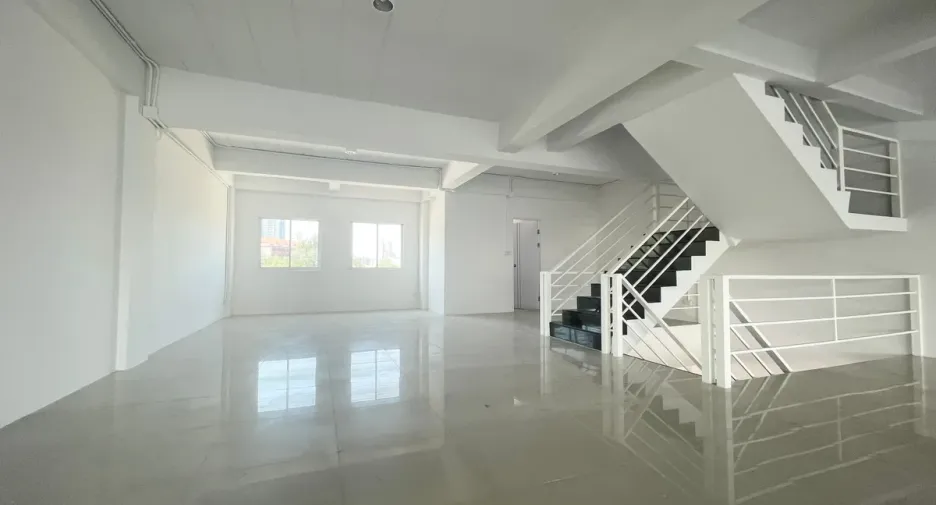 Gewerbefläche zum Kauf in Bang Lamung, Chonburi